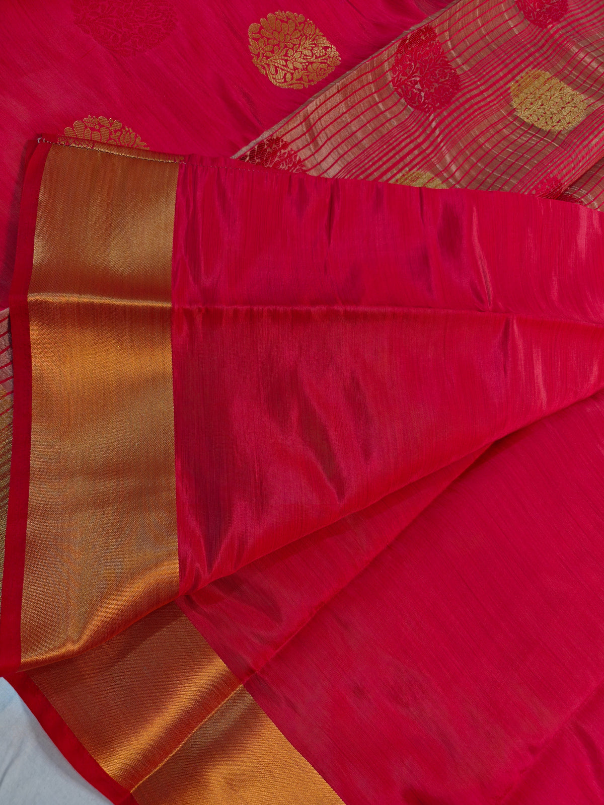 DOLA SILK SAREE RANI PINK WITH GOLDEN ZARI MOTIFS BORDER