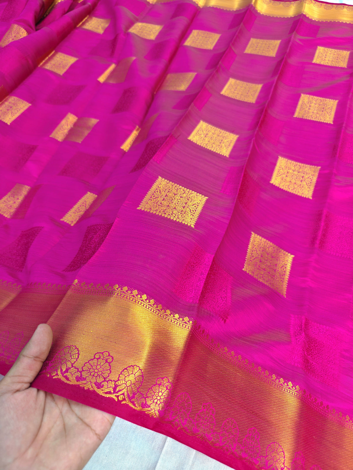 DOLA SILK RESHAM BOOTA WITH GOLDEN ZARI BORDER