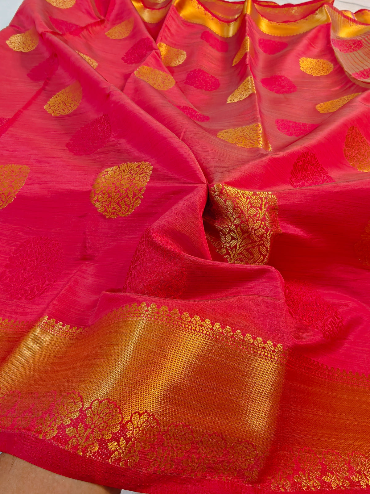 DOLA SILK SAREE RANI PINK WITH GOLDEN ZARI MOTIFS BORDER