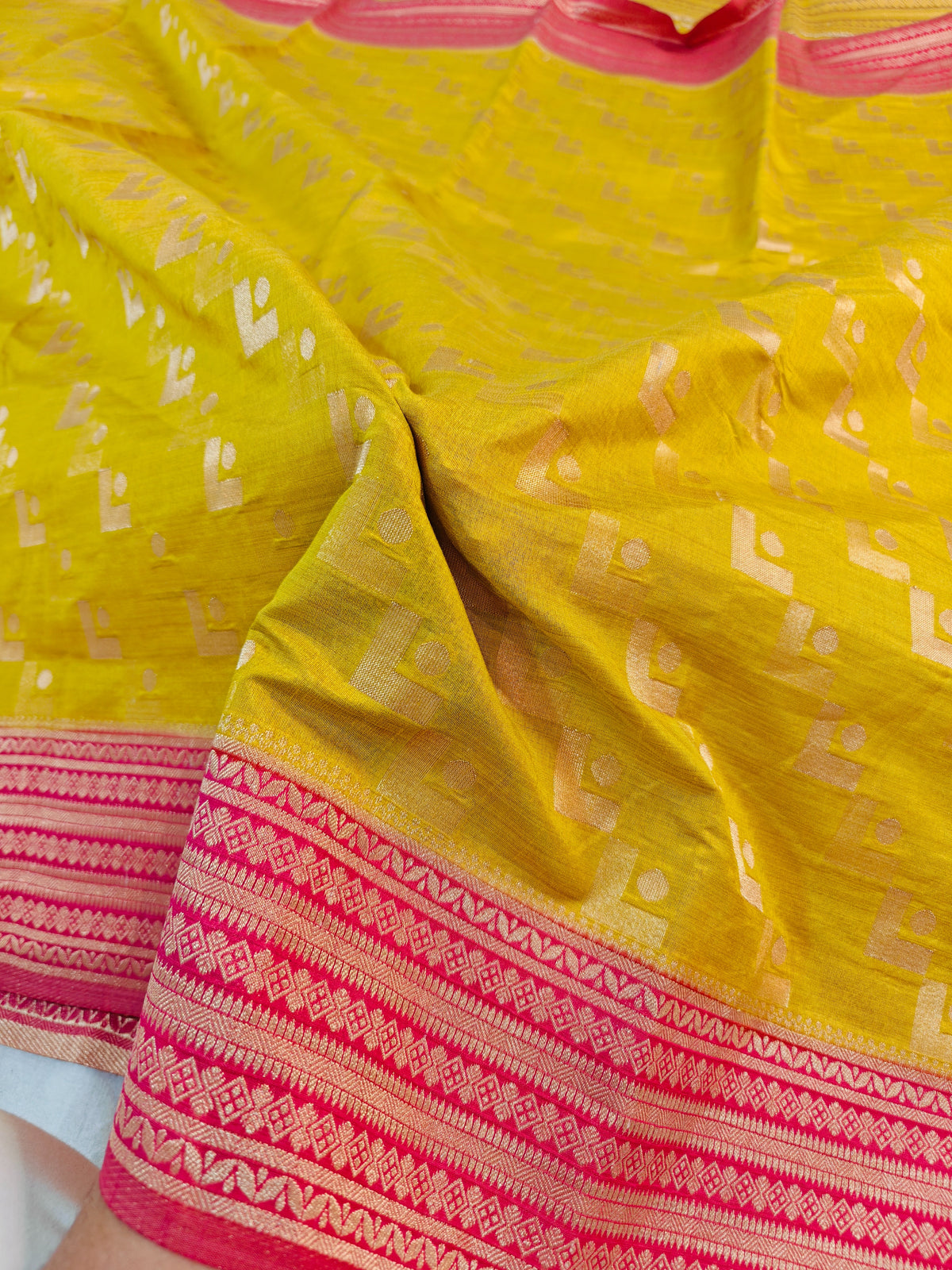 TUSSAR SILK VIBRANT SUNNY YELLOW WITH GOLDEN ZARI RICH PINK BORDER