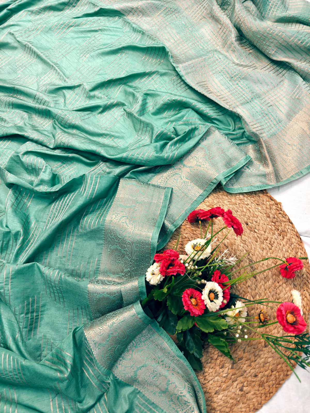 DOLA SILK RESHAM BOOTA WITH GOLDEN ZARI BORDER